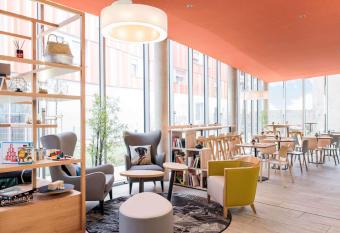 Aparthotel Adagio Access Paris Massy Gare allows 18 year olds to book a room