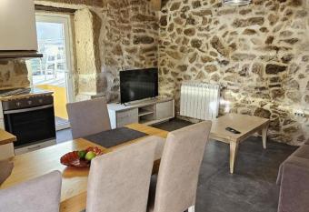 Casa do Rio - AL allows 18 year olds to book a room