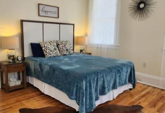 Historic Idlewild Cottage allows 18 year olds to book a room