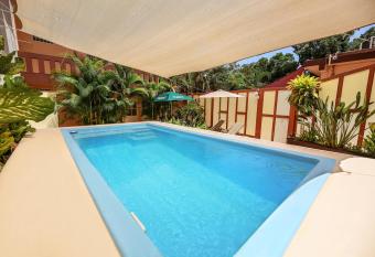 Casa Saab allows 18 year olds to book a room