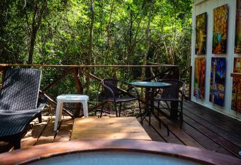 (null) has rooms with a private hot tub