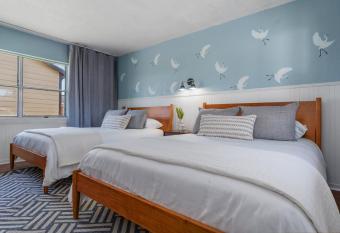 Suwannee Gables Motel and Marina has Balcony rooms