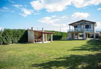 Kokkoni Haven has Balcony rooms