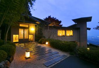 Takimotokan Yuki No Sato allows 18 year olds to book a room