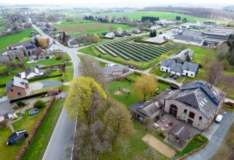 Auberge de Jeunesse de La-Roche Champlon allows 18 year olds to book a room