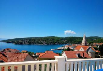 Apartment Sumartin has Balcony rooms