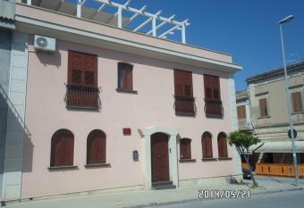 B&B Home Sweet Home Rosolini has Balcony rooms