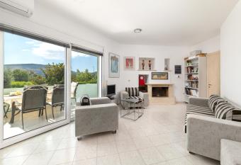 Maria Callas House Haraki 2 has Balcony rooms