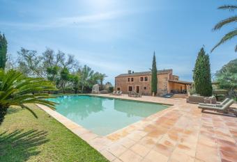 Finca Son Mut has Balcony rooms