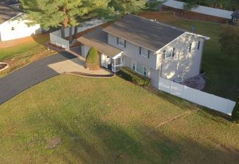 The Hemlock/Hot Tub/Golf/Private Yard has rooms with a private hot tub