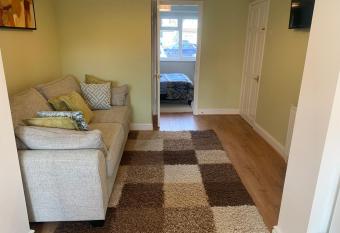 Preto allows 18 year olds to book a room