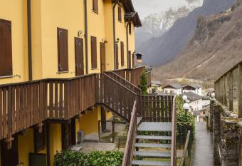 Rifugio alle Cascate del Serio allows 18 year olds to book a room