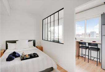 Spacieux Studio avec Balcon has Balcony rooms