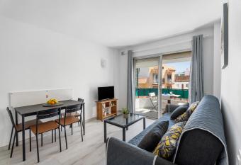 Apartamento La Concha has Balcony rooms