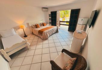Luna Hotel Boutique - Beira Mar has rooms with a private hot tub