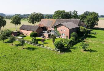 Haus Helga allows 18 year olds to book a room