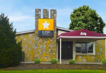 M Star Columbus North has Smoking rooms