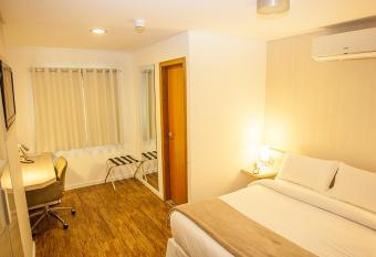 Hotel Aruj   has rooms with a private hot tub