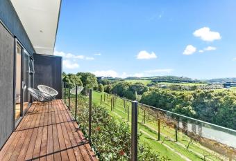 Cable Bay Views has Balcony rooms
