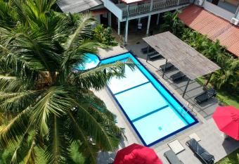 Weligama Ocean Breeze has Balcony rooms
