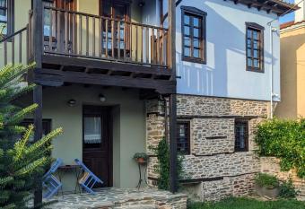 Melina Hotel - Heritage has Balcony rooms