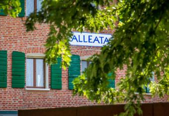 Agriturismo Ca  Alleata allows 18 year olds to book a room