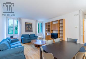 Vittoria Apartments: Cantarane 1 allows 18 year olds to book a room