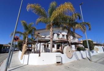 Hostal Espai Mediterrani has Balcony rooms