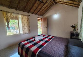 LITTLE BANANA HOME has Balcony rooms