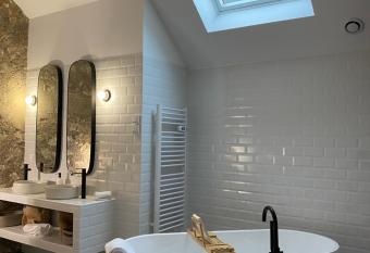 La Suite Arbane SPA & sauna - Avarum allows 18 year olds to book a room