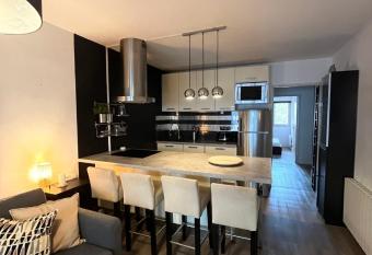 Large studio with terrace loggia 200m from the sandy beaches wifi allows 18 year olds to book a room