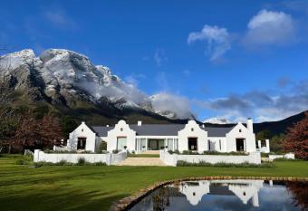 Chambray Estate - The Terraces in the Vines has Balcony rooms
