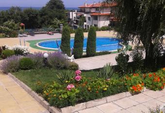 Caprice Apartment in Kiten has Balcony rooms