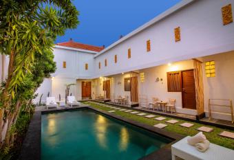 (null) has Balcony rooms