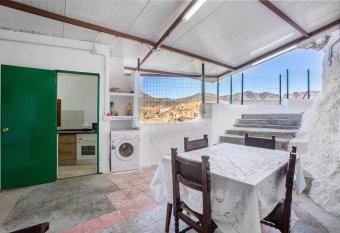 Cuevas Lomo La Palma has Balcony rooms