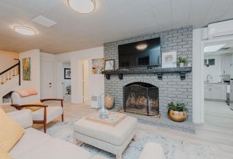 Marys Gatehouse Garden Apartment has Balcony rooms