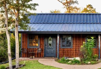 The Tasman at Nicole Creek Cabins allows 18 year olds to book a room