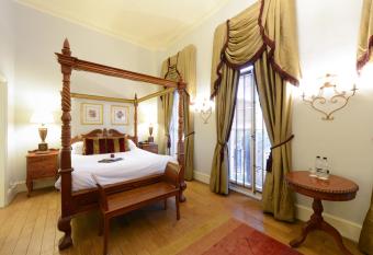 Twenty Nevern Square Hotel has Balcony rooms