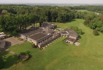 Fletcher Landgoed Hotel Holthurnsche Hof has rooms with a private hot tub