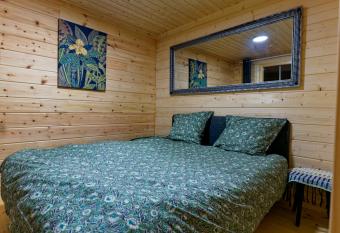 Autour de l   tang 86 has Balcony rooms