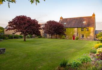 Kidwelly Farmhouse B&B has Balcony rooms