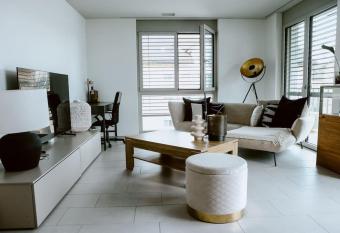 Your Stylish Oasis in Zurich has Balcony rooms