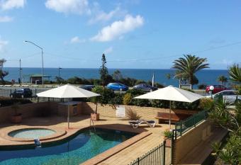 Headlands 10 Two Bedroom Beachside Apartment with Magical Ocean Views Great Value for Money has Balcony rooms