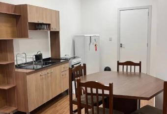 Lindo Apartamento Com Garagem no Atuba allows 18 year olds to book a room