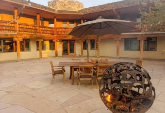 Ch  teau des Montes has Balcony rooms