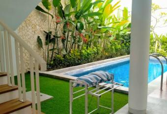 Homey 3-bedroom Villa with 100Mbps Wifi has rooms with a private hot tub