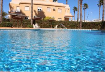 CASA DE MEDITERRANEO has Balcony rooms