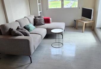 Emma s comfy place allows 18 year olds to book a room