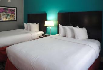 Clarion Inn has Smoking rooms