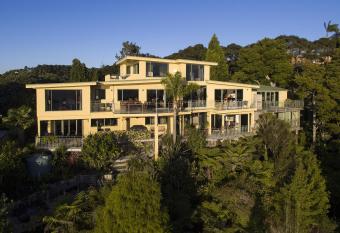 Allegra House allows 18 year olds to book a room